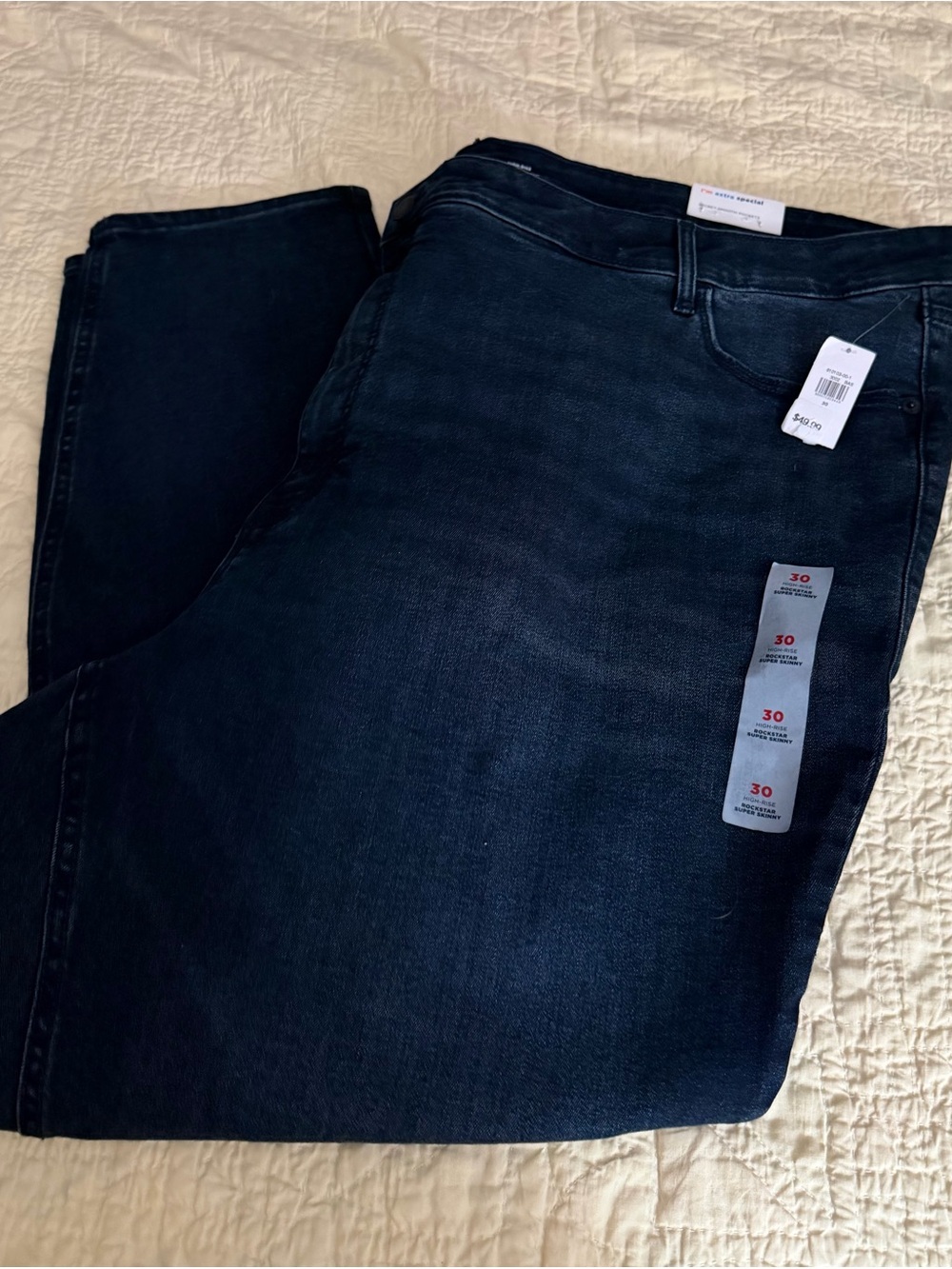 Old Navy Women's Skinny Jeans - Dark Blue size 30- NWT